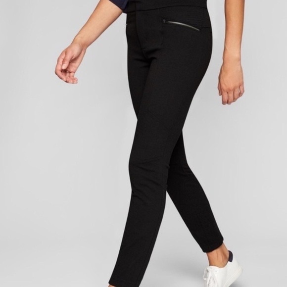 Athleta Pants - ATHLETA PONTE LEGGINGS WITH ZIPPER DETAIL IN BLACK SIZE 8